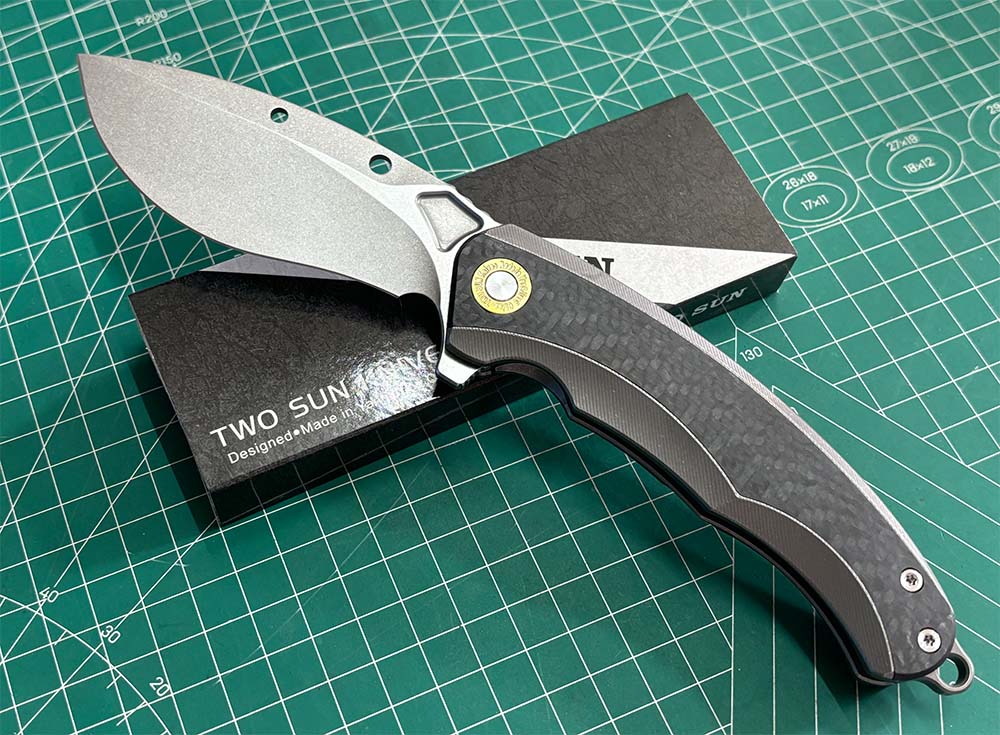 TwoSun Folding 14C28N Blade Titanium/CARBON FIBER Handle Pocket Knife TS528-14C28N-CF