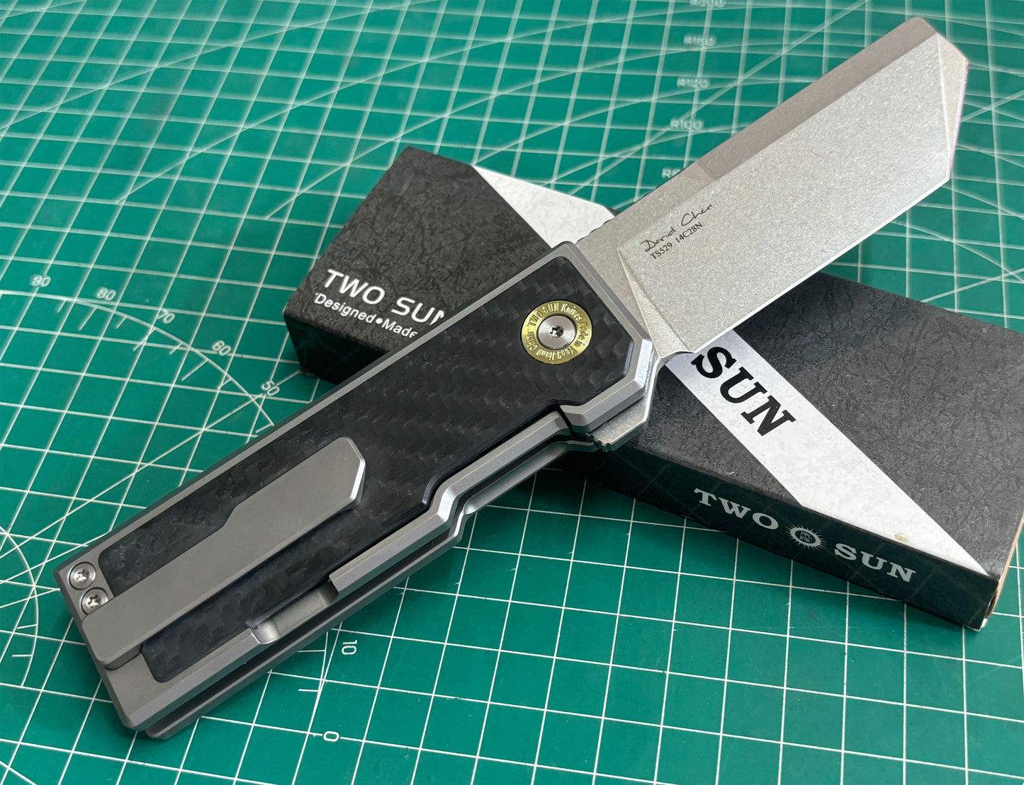 TwoSun Folding Knife CARBON FIBER Titanium Handle Stonewashed 14c28n TS529-14C28N-CF