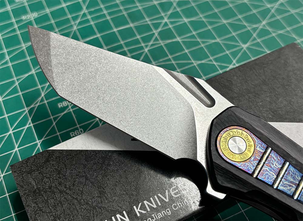 TWOSUN FOLDING KNIFE TITANIUM/CARBON FIBER HANDLE K110 PLAIN EDGE TS523-K110