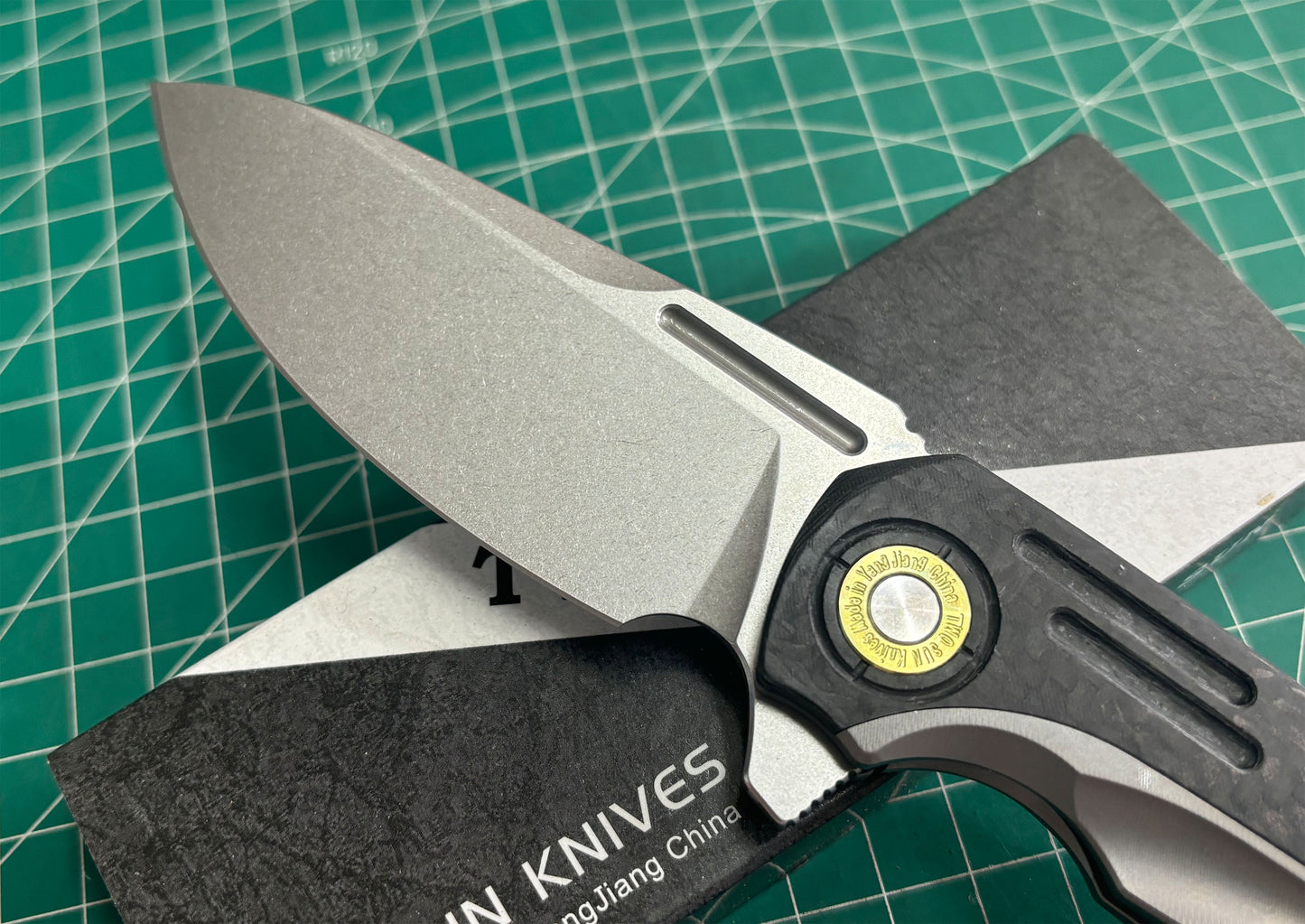 TWO SUN FOLDING KNIFE CARBON FIBER TITANIUM HANDLE 14C28N STONEWASHED TS530-14C28N-StoneWash