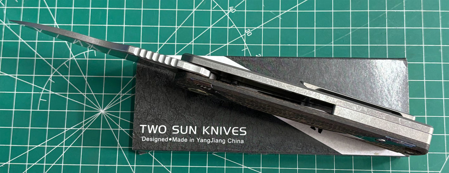 TWOSUN FOLDING KNIFE CARBON FIBER TITANIUM HANDLE M390 EDGE TS513-M390-CF-GOLD