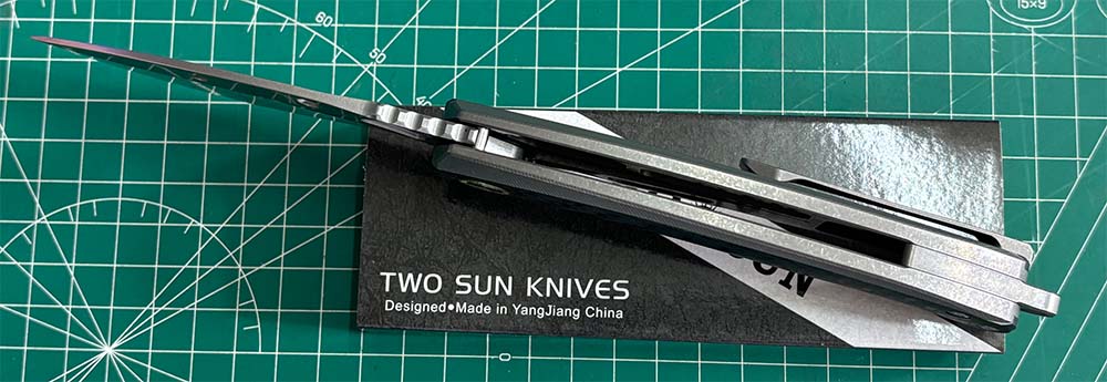 TwoSun Folding 14C28N Blade Titanium/CARBON FIBER Handle Pocket Knife TS528-14C28N-CF