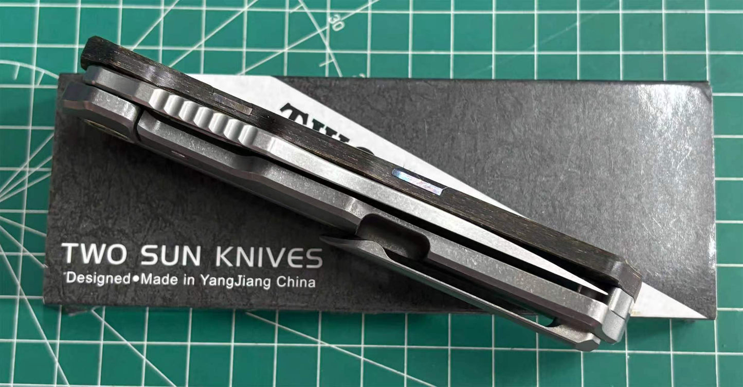 TWOSUN FOLDING KNIFE CARBON FIBER TITANIUM HANDLE M390 EDGE TS513-M390-CF-GOLD