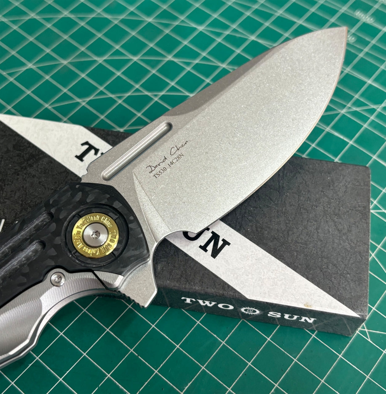 TWO SUN FOLDING KNIFE CARBON FIBER TITANIUM HANDLE 14C28N STONEWASHED TS530-14C28N-StoneWash