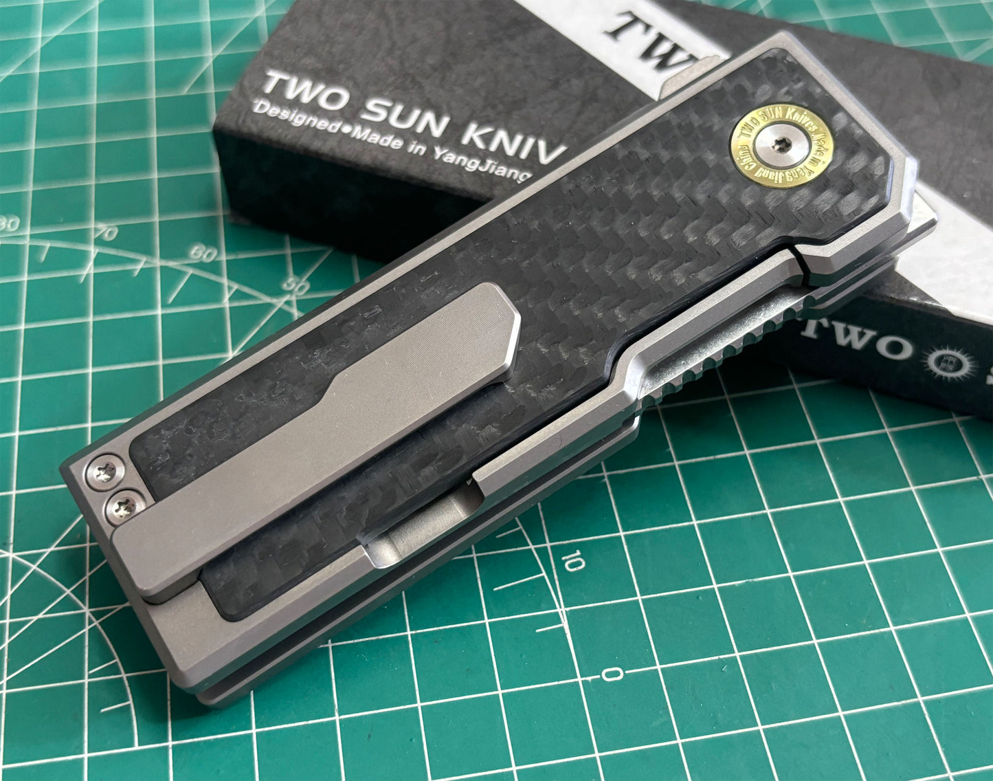 TwoSun Folding Knife CARBON FIBER Titanium Handle Stonewashed 14c28n TS529-14C28N-CF