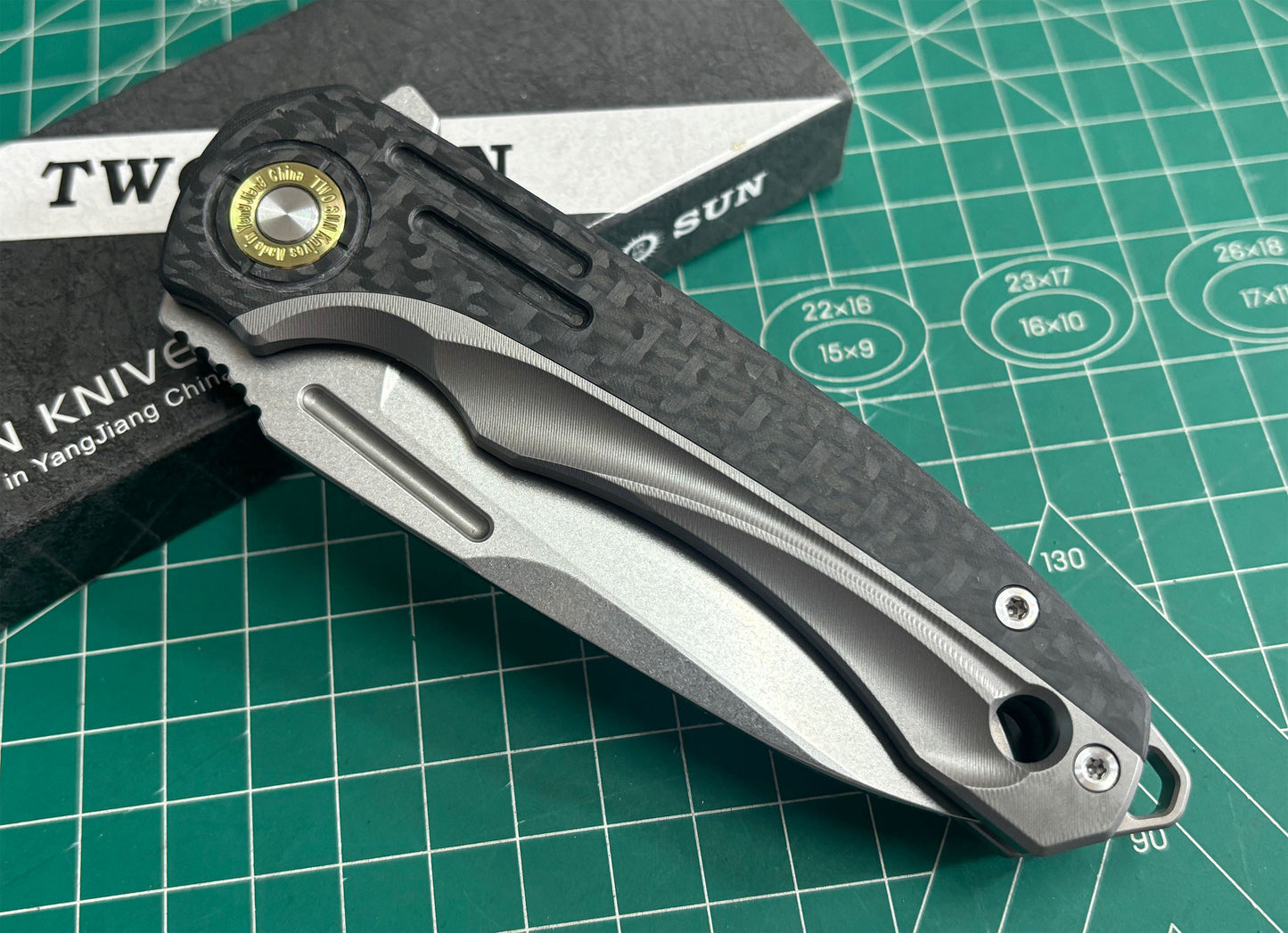 TWO SUN FOLDING KNIFE CARBON FIBER TITANIUM HANDLE 14C28N STONEWASHED TS530-14C28N-StoneWash